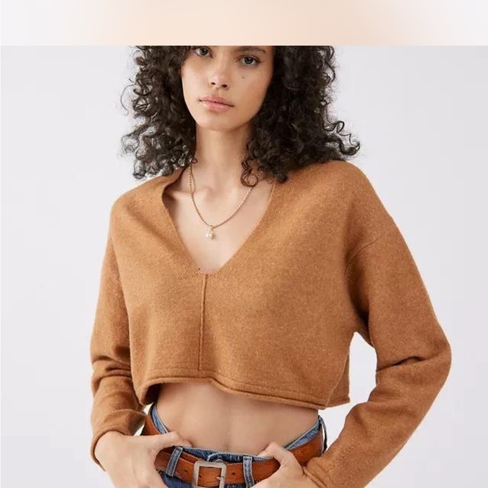 Urban Outfitters BDG Valeria Cropped V-Neck Sweater Medium